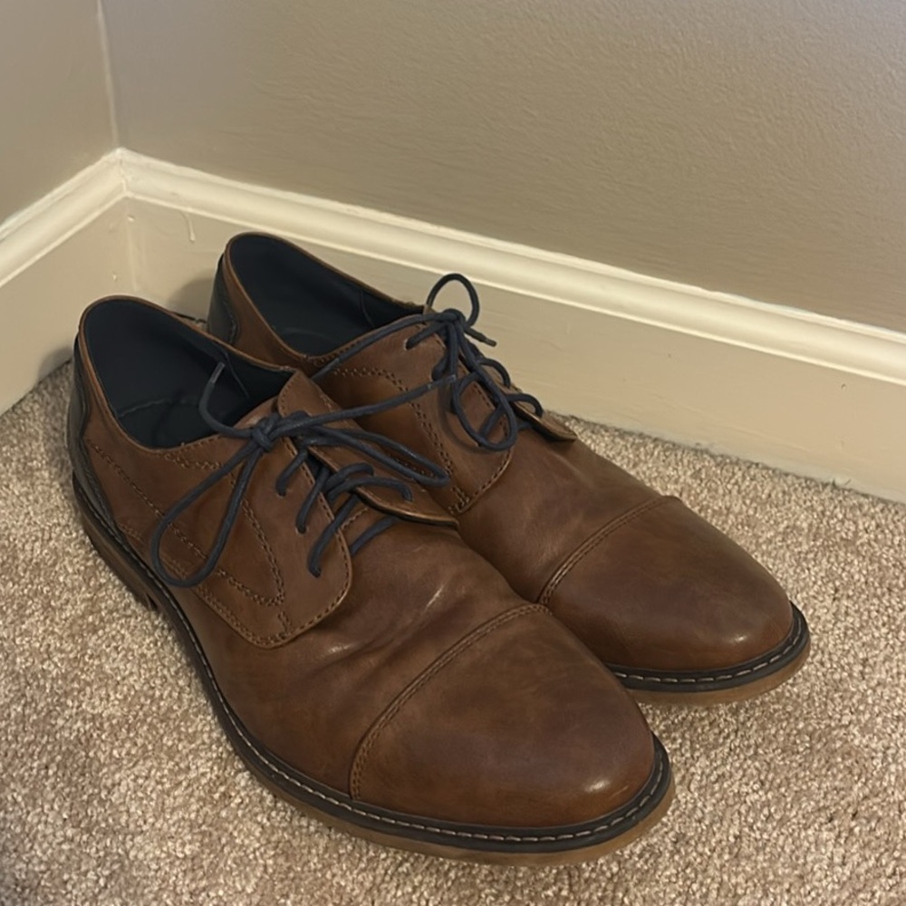 Men’s dress shoes size 11